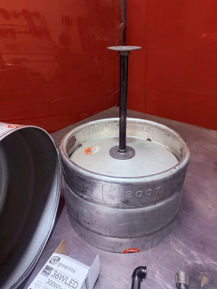 Lámpara colgante de barril de cerveza industrial - Lámpara de techo de acero inoxidable Foto 2 de 4