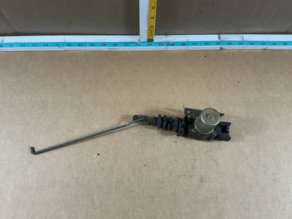 Pontiac 6000 1984 actuador de cierre de cerradura de puerta trasera derecha 3080699 Foto 2 de 4