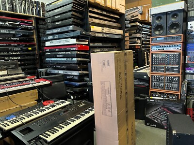 Korg PA5X 76 Key keyboard PA5X76 Workstation /Arranger PA 5X in box  ARMENS