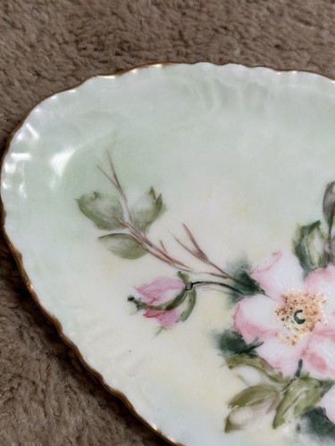 Bandeja de porcelana antigua pintada a mano rosa de colección - Imagen 7 de 8