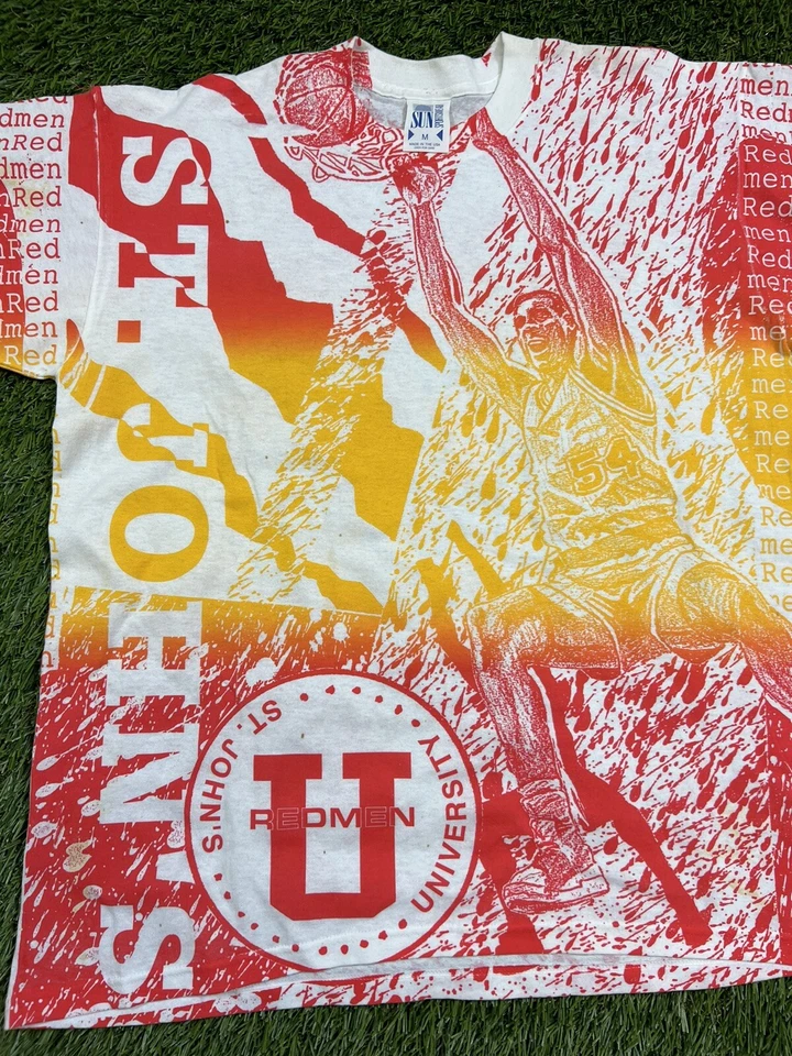VTG 90's ST. John's Redmen Red Storm NCAA T-Shirt Men's M AOP All Over Print USA - Image 3 of 4