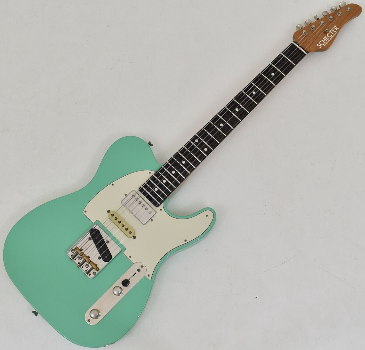 Schecter USA Custom Shop PT Wembley Studio Guitar Seafoam Schecter USA Custom Shop PT Wembley Studio Guitar Seafoam
