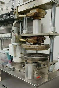 COMTEC-model-2200-PIE-CRUST-FORMING-PASTRY-PRESS-bakery-12-034-Die
