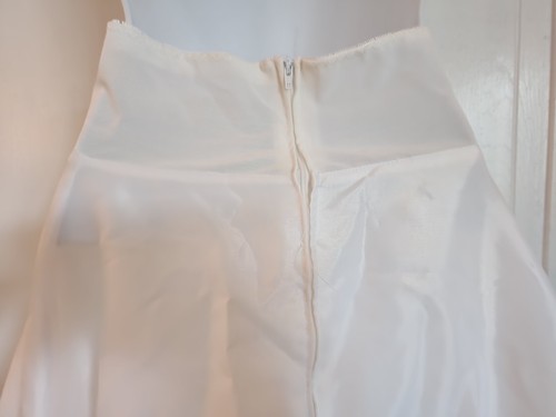 Under Cover - Cream/off white Wedding Bridal Slip w/ Tulle Underneath - Picture 5 of 8