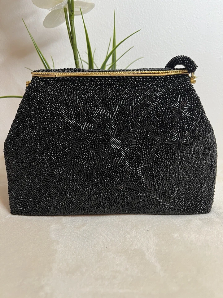 Hermosa cartera de noche vintage de los años 50 con cuentas de semillas negras asa superior Foto 2 de 4