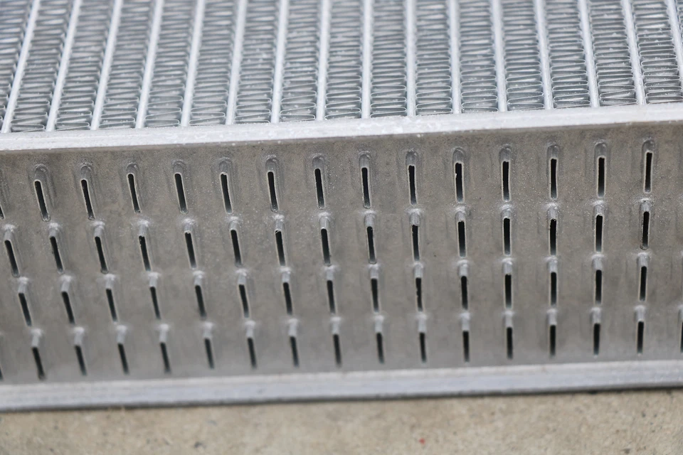 4 ROW Aluminum Radiator For Dodge Ram 1500 2500 3500 Van 5.2L 5.9L V8 1998~2003 Foto 4 de 4