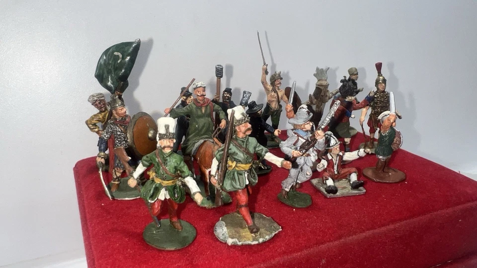 Lote de 17 soldados de metal pintado - figuras históricas mixtas de 20-40 mm Foto 2 de 4