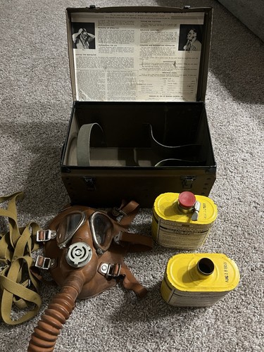 Davis M2 Industrial Gas Mask with Box 1950s