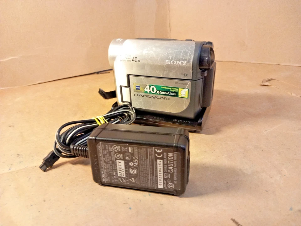 Sony Handycam DCR-HC45E Handheld MiniDV Camcorder Silver +DOCK Read Description - Image 3 of 4