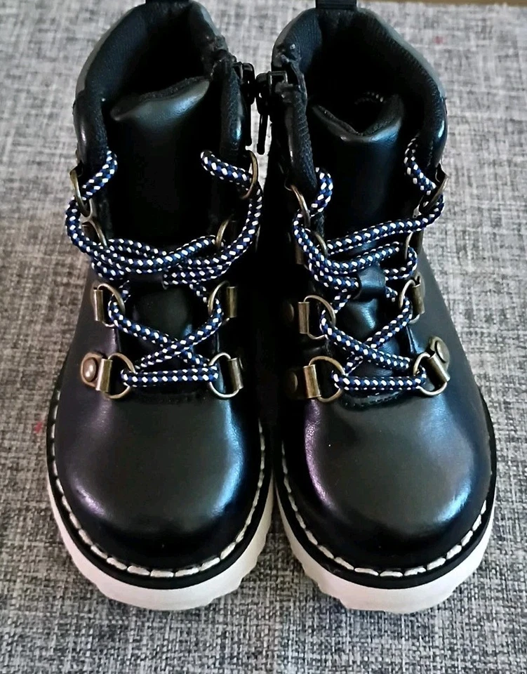 Botas de encaje Gap para niños pequeños 6 negras con cremallera Foto 2 de 4