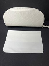 Oakley Sunwear Zip Soft Eyeglass Case White Oakley Logo and cleanin cloth