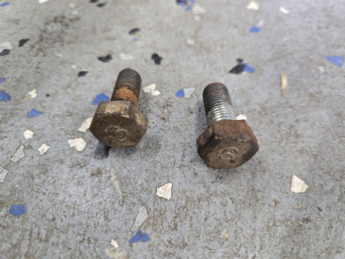 84-89 Nissan 300ZX Z31 OEM Rear Brake Caliper Mounting Bolts | eBay