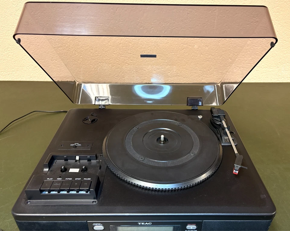 TEAC PL-R500 HiFi-Stereoanlage mit CD Player Plattenspieler Kassettendeck Radio - Bild 2 von 4