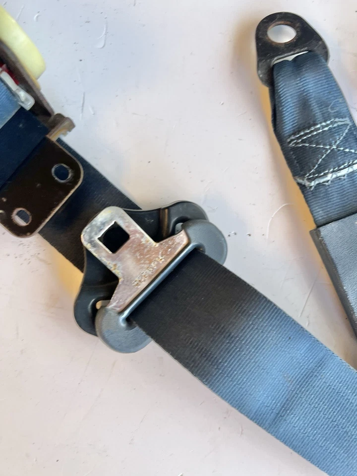 1984-1989 NISSAN 300ZX Z31 Front left Righ SIDE LH RH SEAT BELTS OEM BLUE Pair - Image 4 of 4