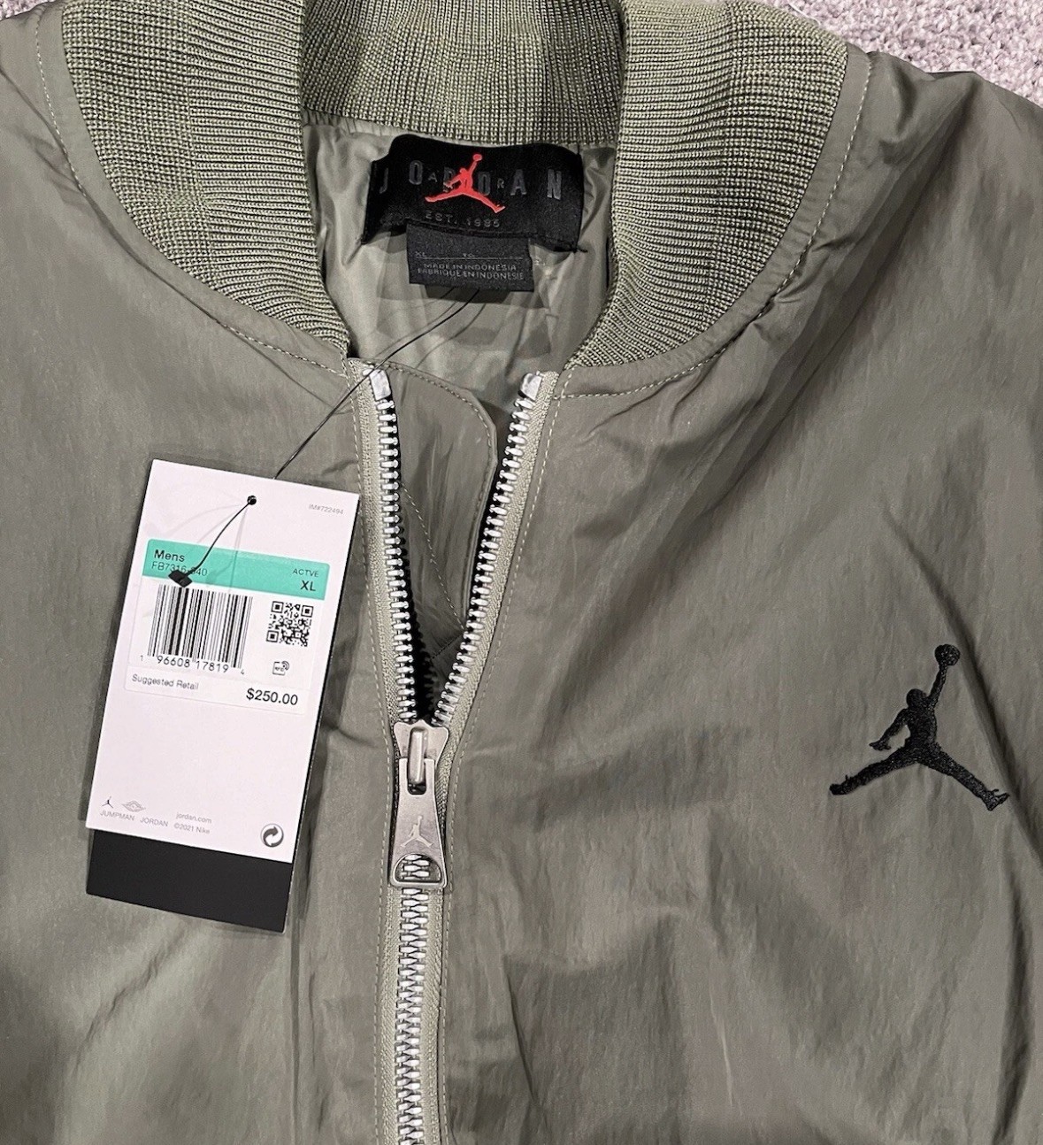 Nike Air Jordan Essentials Renegade Bomber Jacket Green Size XL FB7316-340 $250 thumbnail 6