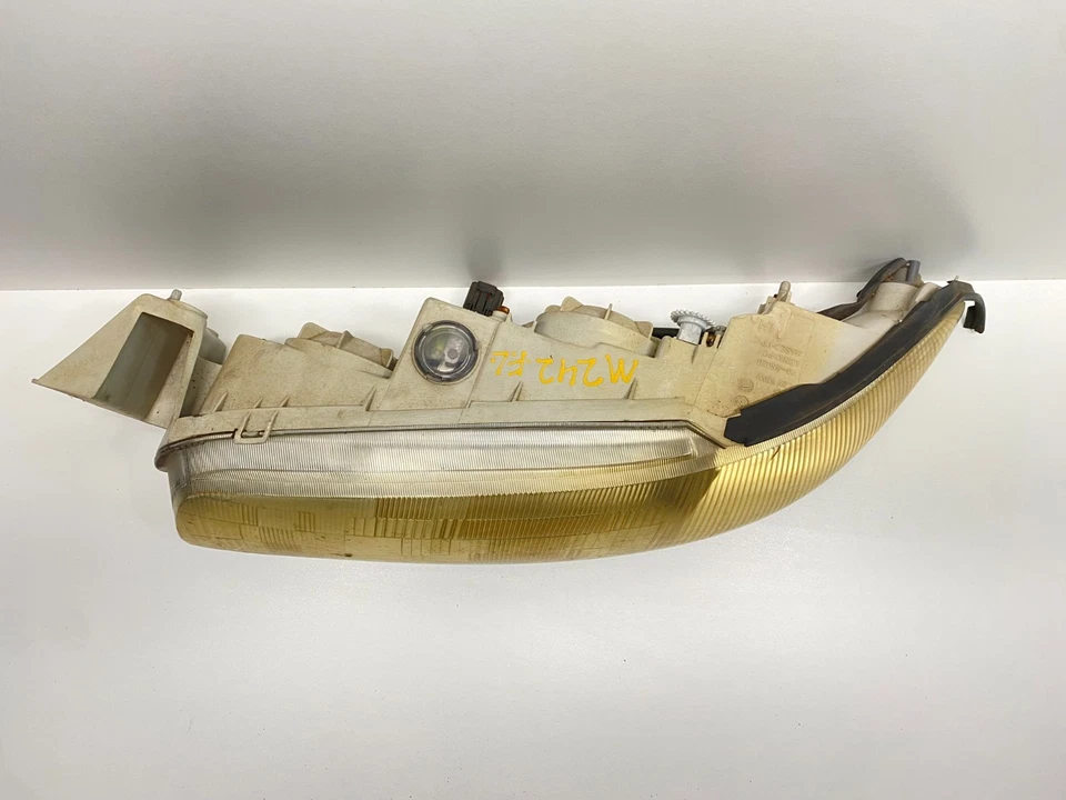 Faro delantero izquierdo del lado del conductor Mazda 626 1993-1997 OEM, 114-58364 Foto 4 de 4