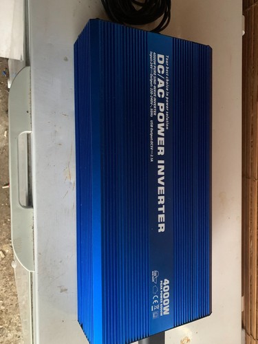 Pure sine wave power inverter 4000W (8000W peak) 230V for 24 Volt battery bank - Picture 3 of 5