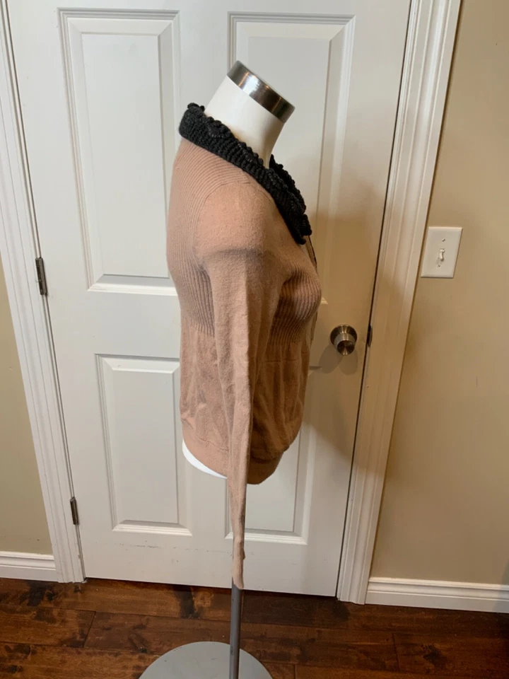 Cárdigan Field Flower Bronceado Tejido A Presión Botón con Cuello Texturizado Gris, Talla XS Foto 2 de 4