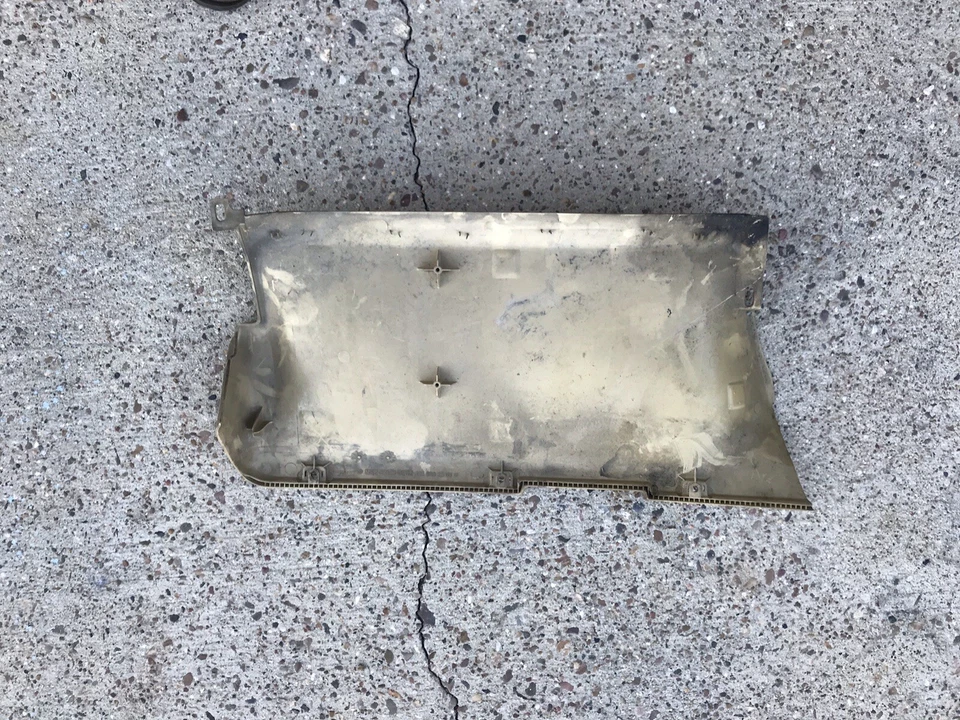 PANEL TABLERO INFERIOR BEIGE W123 230 240D 230C 280CE 300CD 280TE 280E 300D Foto 2 de 3