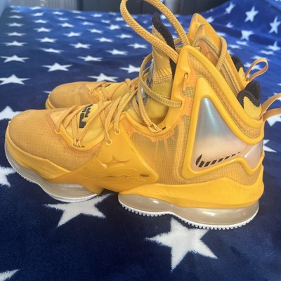 NIKE LEBRON 19 UNIVERSITY GOLD BLACK HARD HAT XIX JAMES KING SHOES Sz 10.5