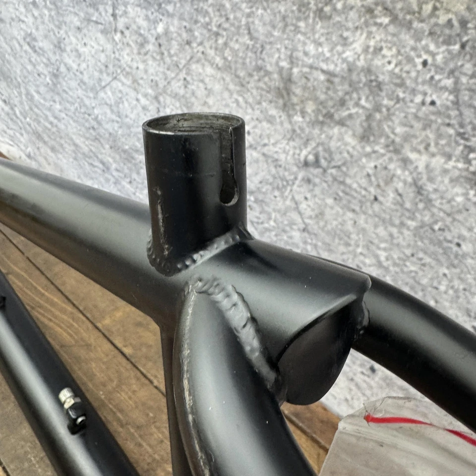 GT BMX Bike Frame T12 14mm Dropout 21in Top Tube Freestyle 20in Wheel - Image 2 of 4