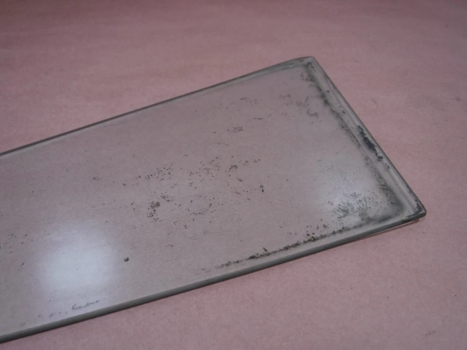 Puerta delantera del conductor Jeep CJ7 76-81 ventana de ventilación no móvil vidrio OEM envío gratuito Foto 4 de 4