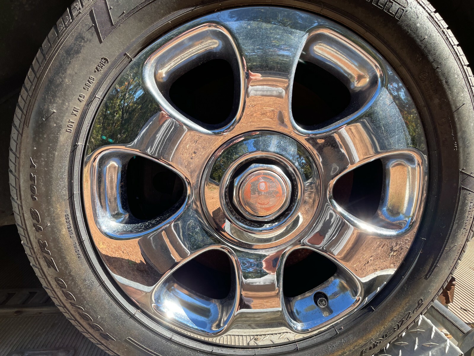 BENTLEY ARNAGE AZURE CHROME WHEEL. WORLDS LARGEST USED ROLLS ROYCE INVENTORY 
