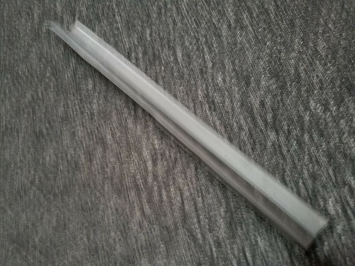 BMW 7-Series E65 Original Right Side Front Door Rubber OEM 7004533 - Picture 4 of 6
