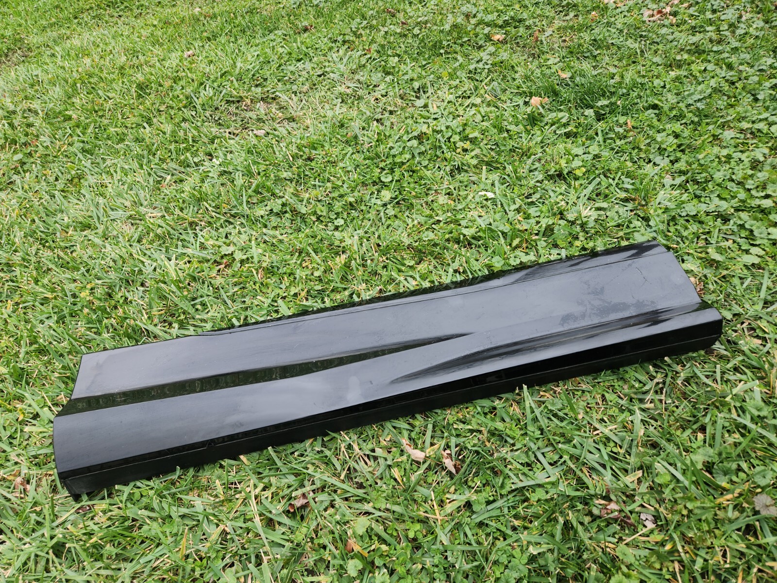 Lamborghini Urus 18 19 20 21 RH, Rear Lower Rocker Panel Moulding 4ML853970 OEM 