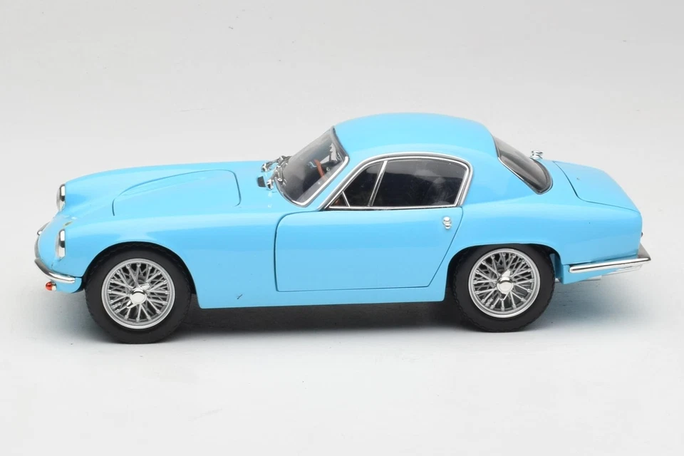 92768 Lotus Elite Type 14 Blue Road Signature 1:18 - Image 4 of 4