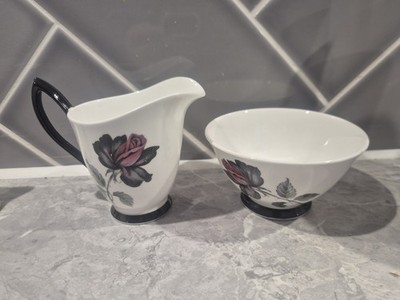 Royal Albert Masquerade Bone China Milchkännchen Zuckerdose Black Rose Floral Vintage