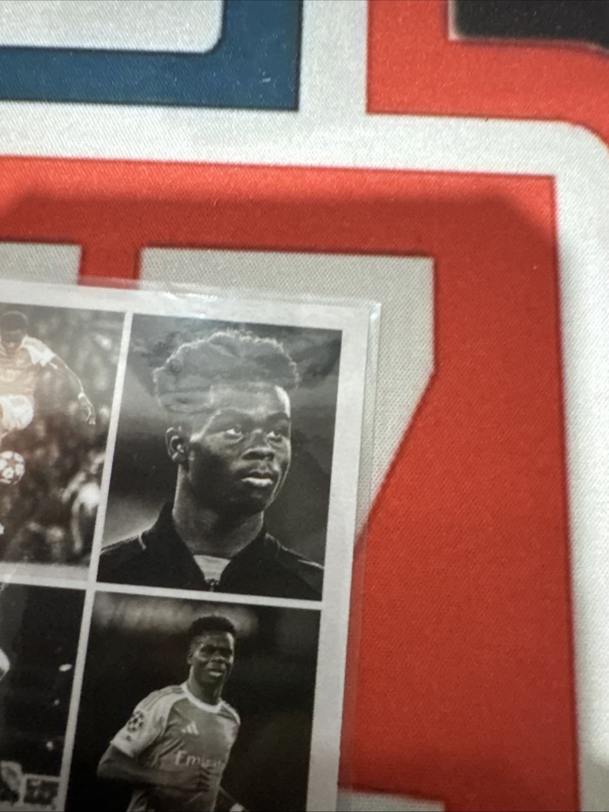 Topps Simplicidad Simplicity 2026 Bukayo Saka Arsenal Raices Roots Card view 6