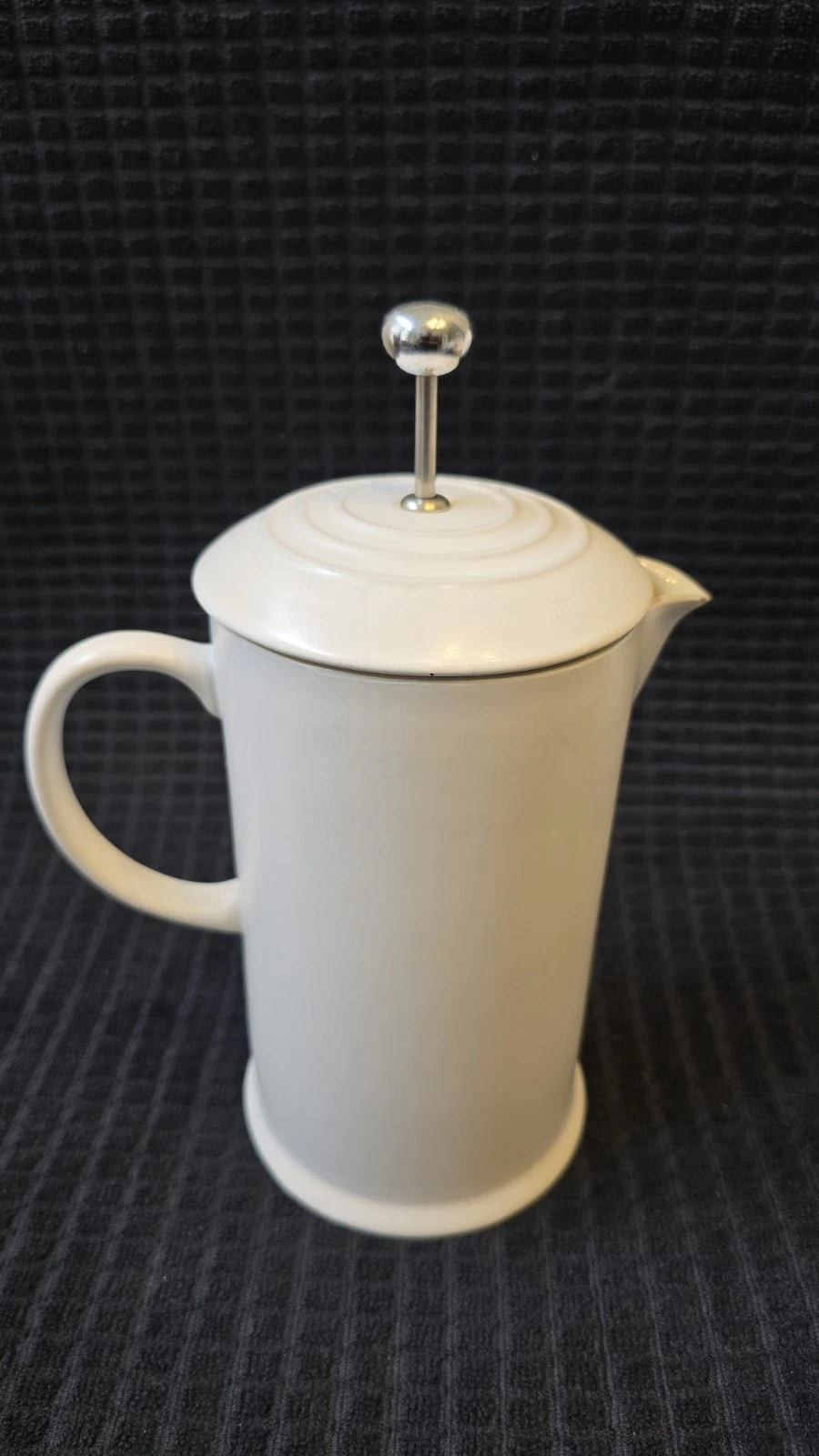 Le Creuset Stoneware Coffee Pot With French Press 34 oz 1 Liter White