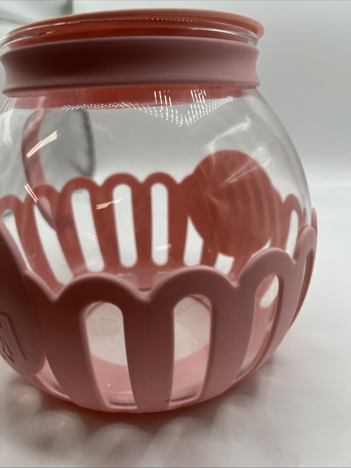 Paris Hilton Microwave Popcorn Popper, Dishwasher Safe, 3.3-Quart, Pink, New