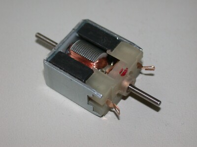 Motor  X-TRAIN 030, 12-16V, wie ''Würfel'' von Fleischmann, Spur H0, N o.ä.