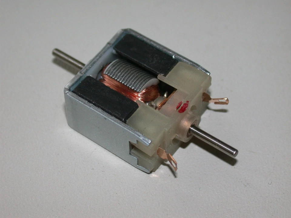 MOTRAXX Motor X-TRAIN 030, 12-16V, wie "Würfel" von Fleischmann, Spur H0, N o.ä.