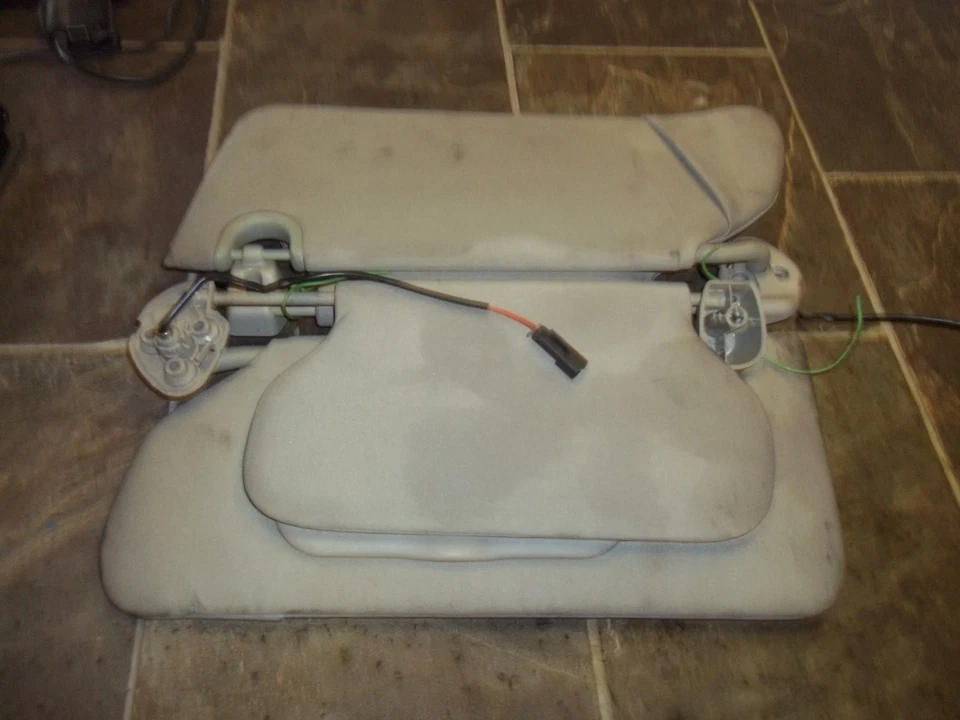 Cadillac DTS 2008 2009 2010 2011 PARASOLES PARA CONDUCTORES Y PASAJEROS AMBOS CONJUNTOS PAR Foto 3 de 4