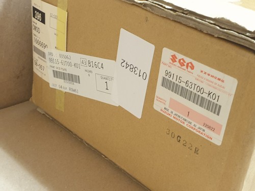 Juego de placas de deslizamiento delanteras Suzuki SX-4 S-Cross plateadas 99115-63T00-K01 genuinas NUEVO - Imagen 8 de 11
