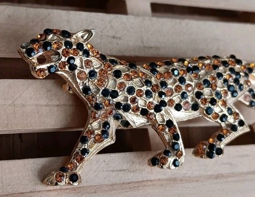 Vintage goldfarbene Leoparden- oder Gepardbrosche mit schwarzen und bernsteinfarbenen Strasssteinen - Bild 3 von 7