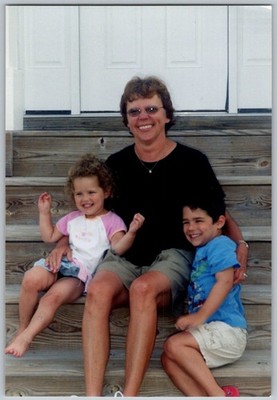 Vtg Color Snapshot Smiling Grandmother With Two Children On Steps Nags Head 2007