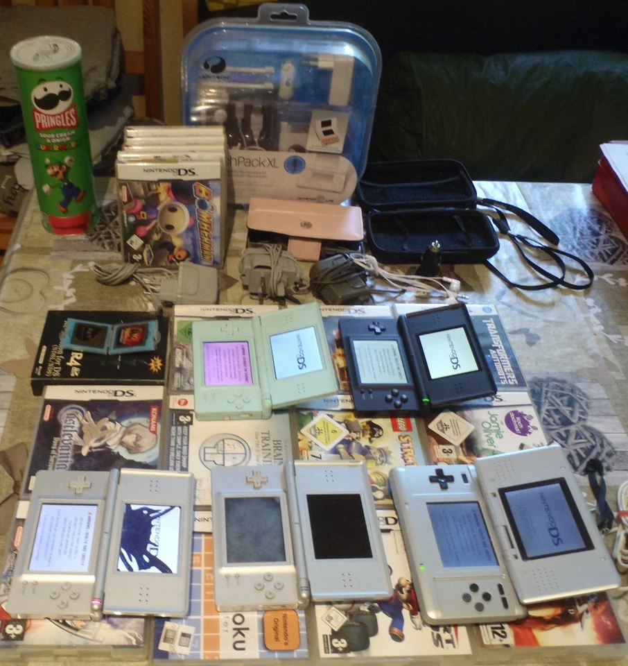 Nintendo DS collection (5x DS, 2 R4 Cards and 10x OVP Games - Bild 2 von 4