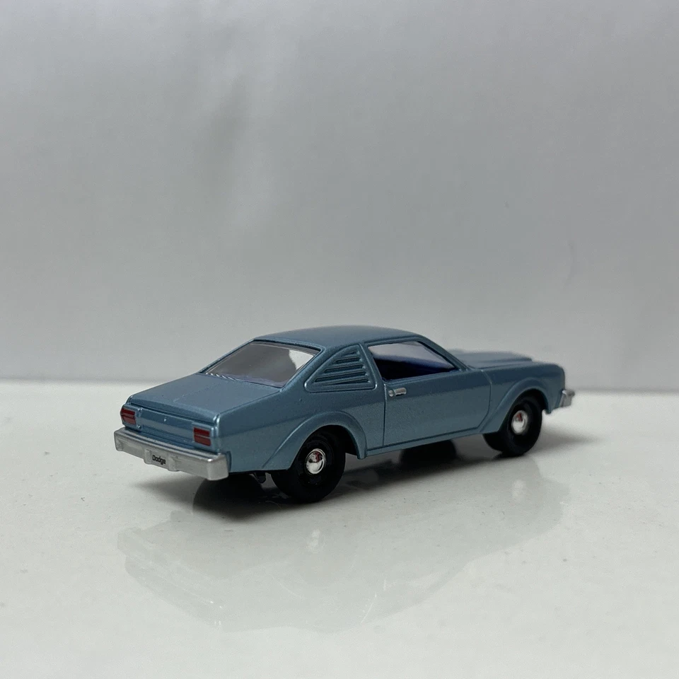 Dodge Aspen Derby 1976 76 coche coleccionable escala 1/64 diecast modelo diorama Foto 3 de 4
