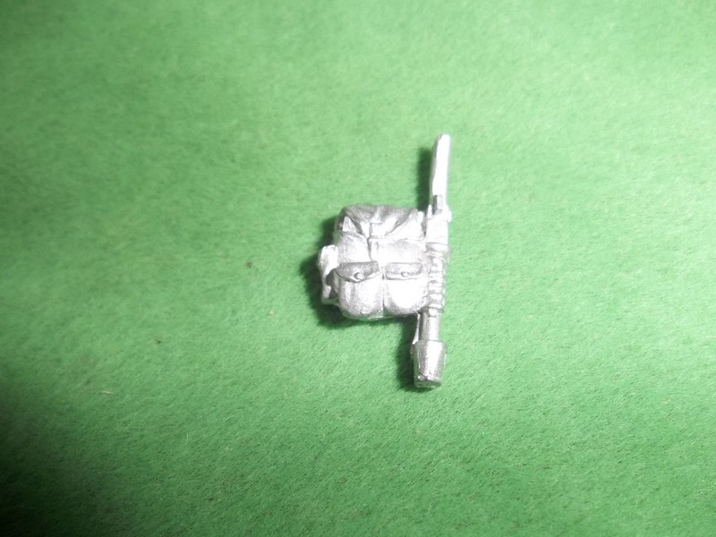 NECROMUNDA  DELAQUE   HEAVY  STUBBER BACKPACK