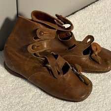 Antique Victorian Brown Scalloped Leather High 4 Button Child Shoes Boot