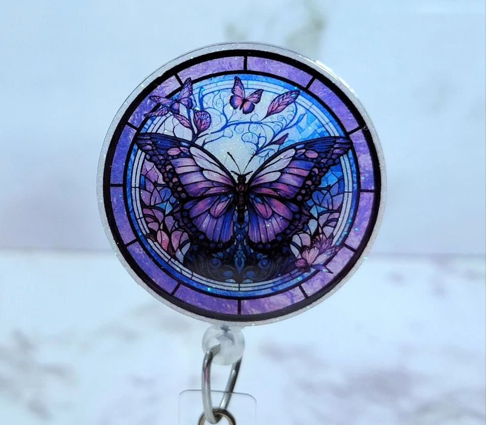 Carrete insignia mariposa. Brillo de etiqueta con nombre de vitral. Cordón de enfermería. Lupus  Foto 3 de 4