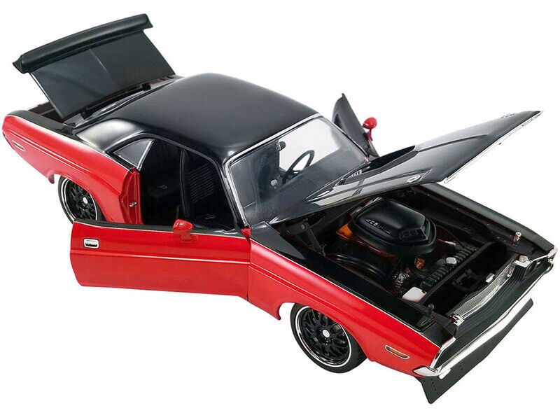 1/18ミニカー ダッジ チャレンジャー R/T 426 1970 1/18 ( WR ) 1970 DODGE CHALLENGER R/T STREET FIGHTER RED