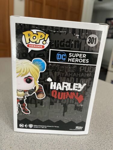 Funko Pop! Figura de vinilo Super Heroes: DC Harley Quinn (exclusivo GameStop) #301 - Imagen 3 de 5