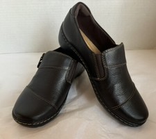 NWOB CLARKS COLLECTION SHOES WOMENS SIZE 7 BROWN LEATHER GINY SIDE ZIP SLIP ON