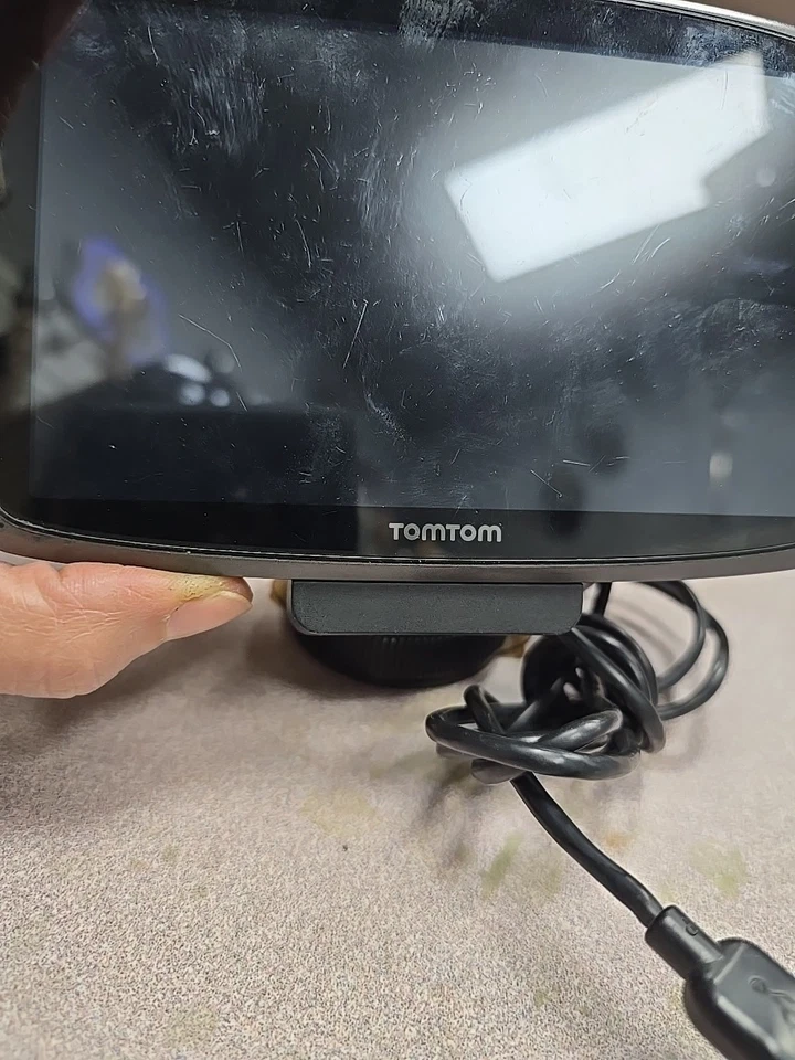 TomTom GO 600 GPS 4FA60 Portable 6" Screen US/CAN/MEX Great Condition Pre-owned - Image 2 of 3