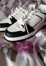 Primark Sneaker Low Top Weiß/Schwarz Jugendl...